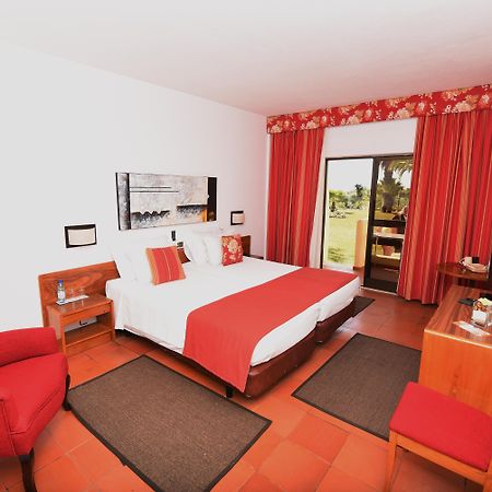 Praia Da Lota Resort - Beachfront Hotel Manta Rota Ngoại thất bức ảnh