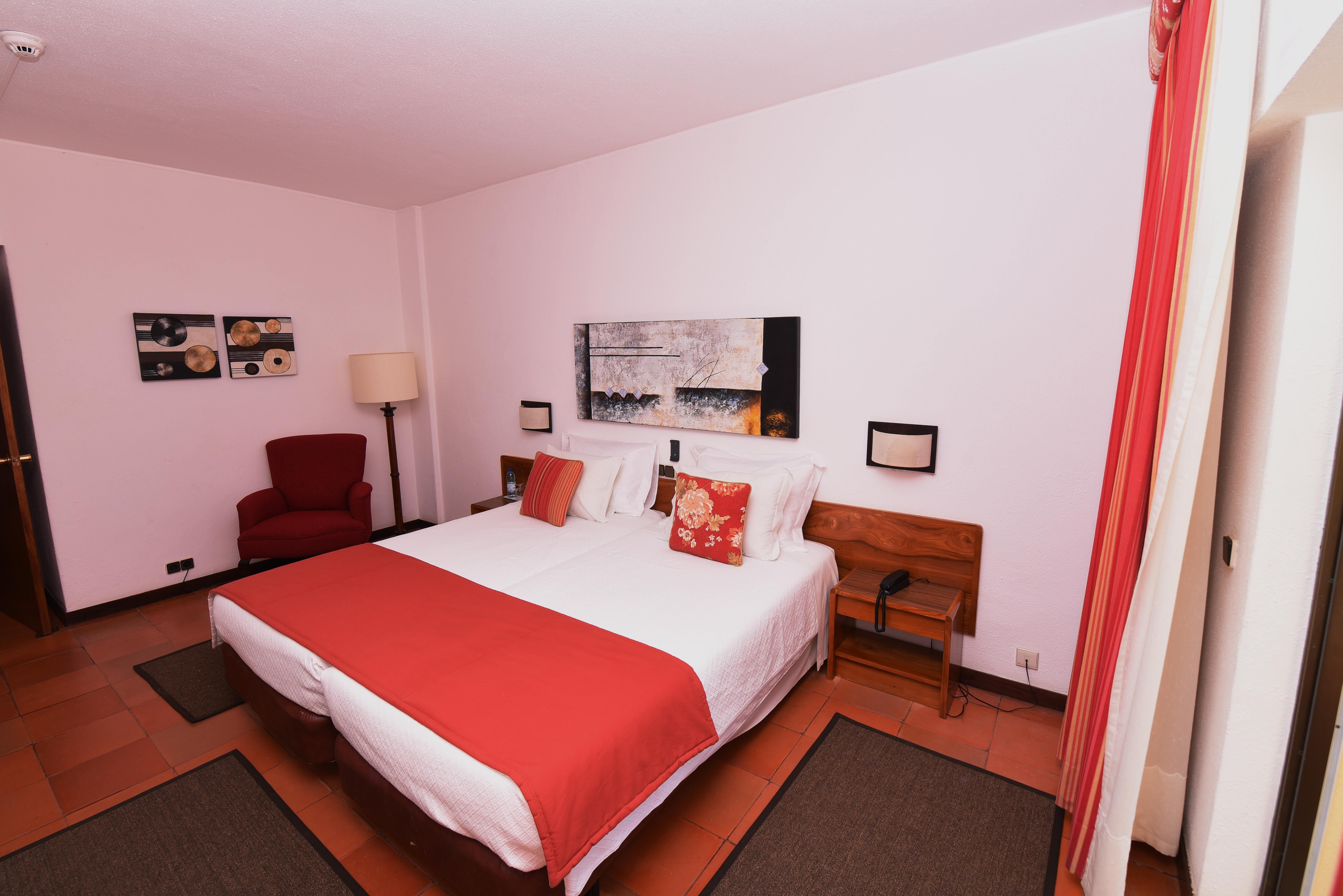 Praia Da Lota Resort - Beachfront Hotel Manta Rota Ngoại thất bức ảnh