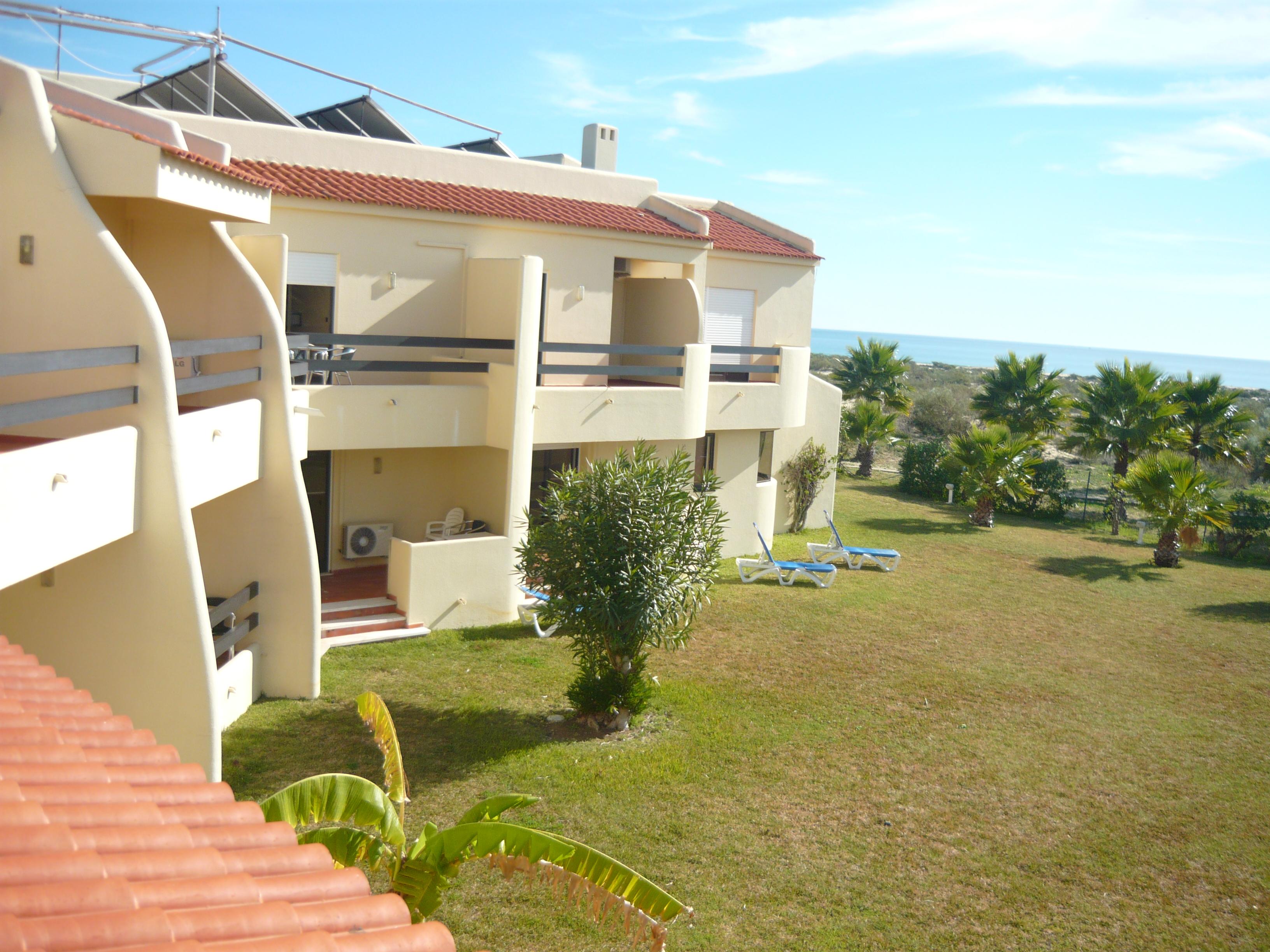 Praia Da Lota Resort - Beachfront Hotel Manta Rota Ngoại thất bức ảnh