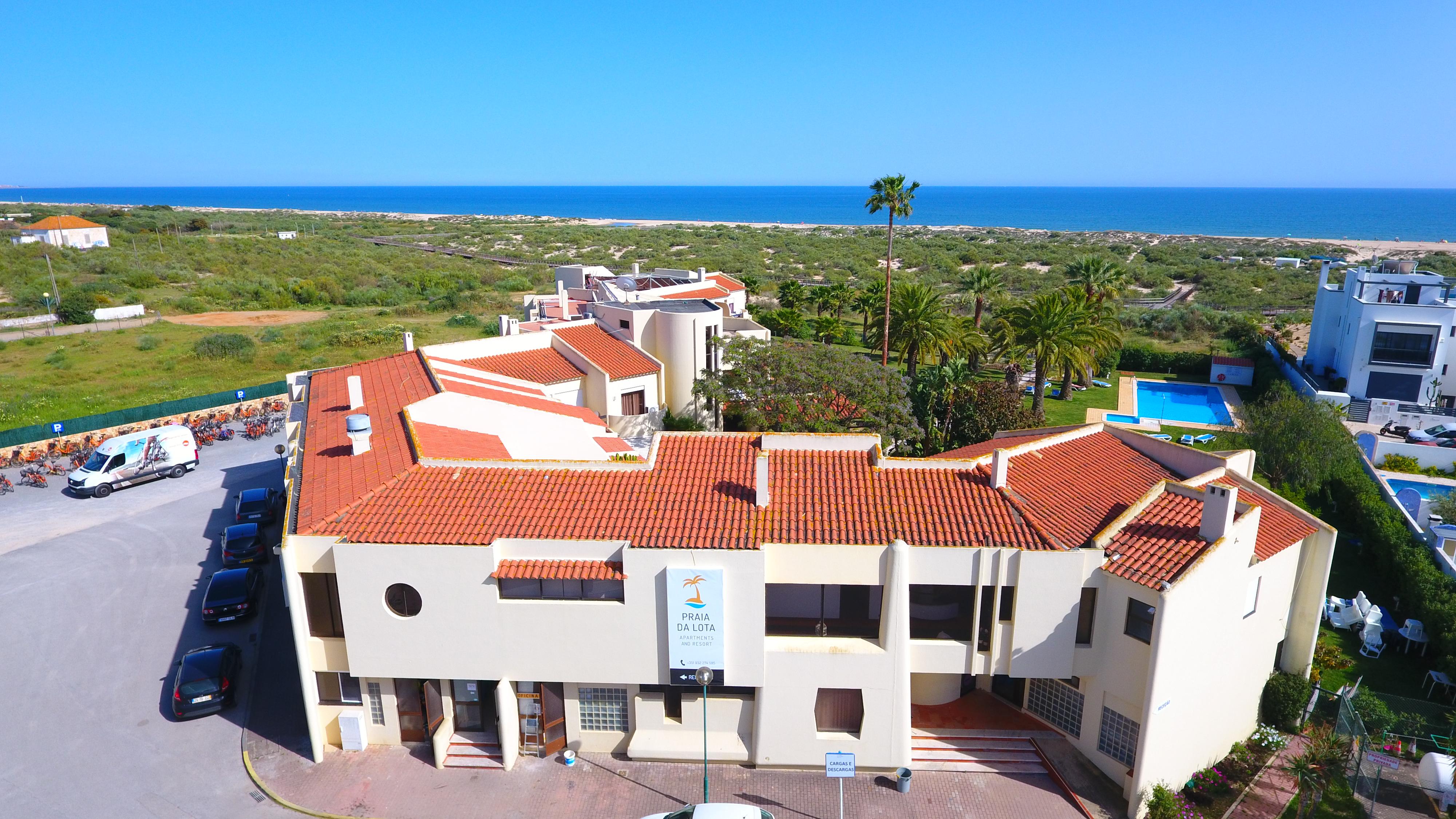 Praia Da Lota Resort - Beachfront Hotel Manta Rota Ngoại thất bức ảnh