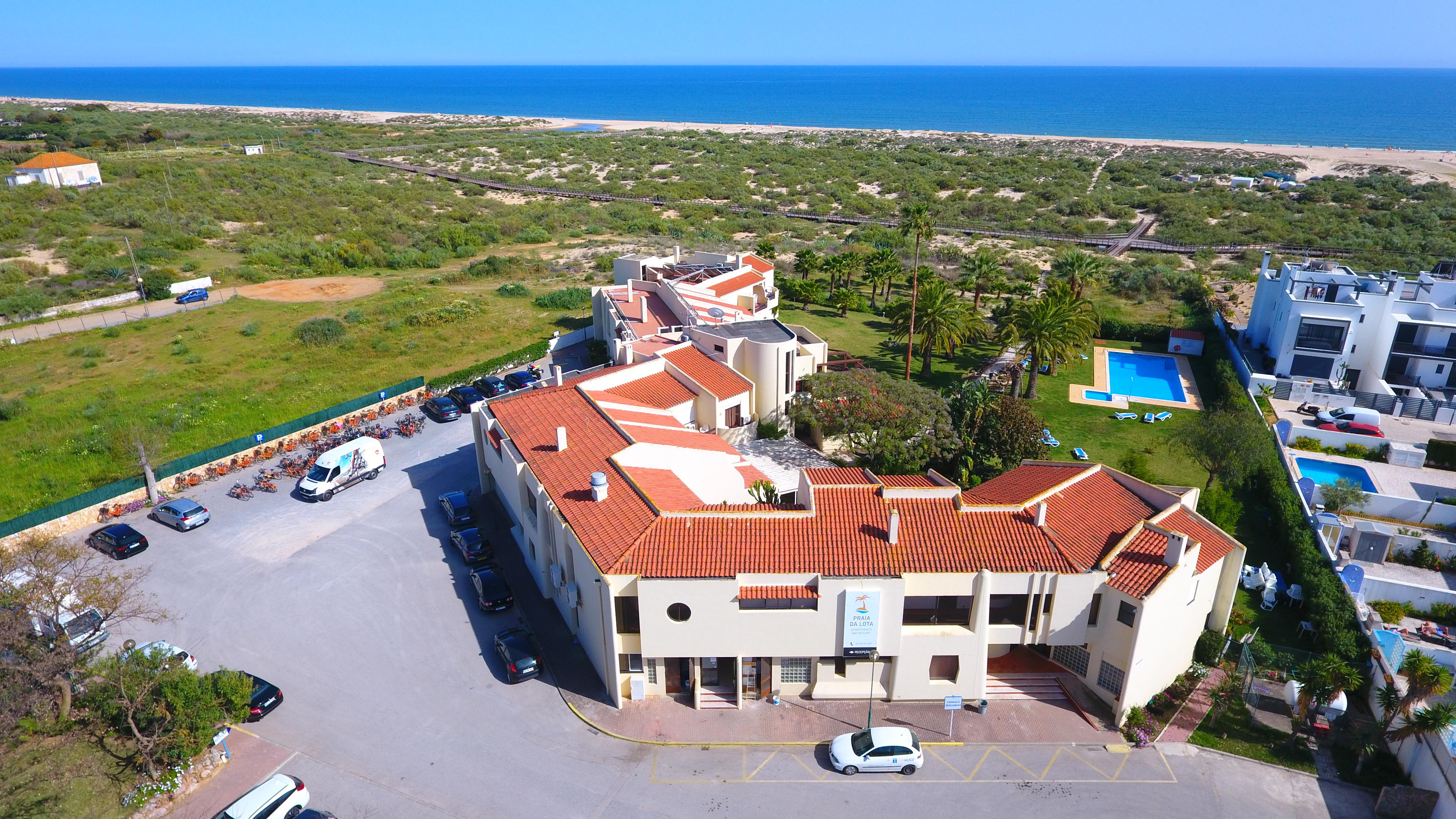 Praia Da Lota Resort - Beachfront Hotel Manta Rota Ngoại thất bức ảnh