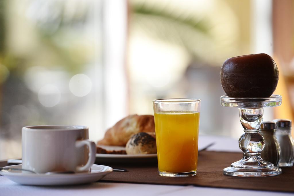 Praia Da Lota Resort - Beachfront Hotel Manta Rota Ngoại thất bức ảnh