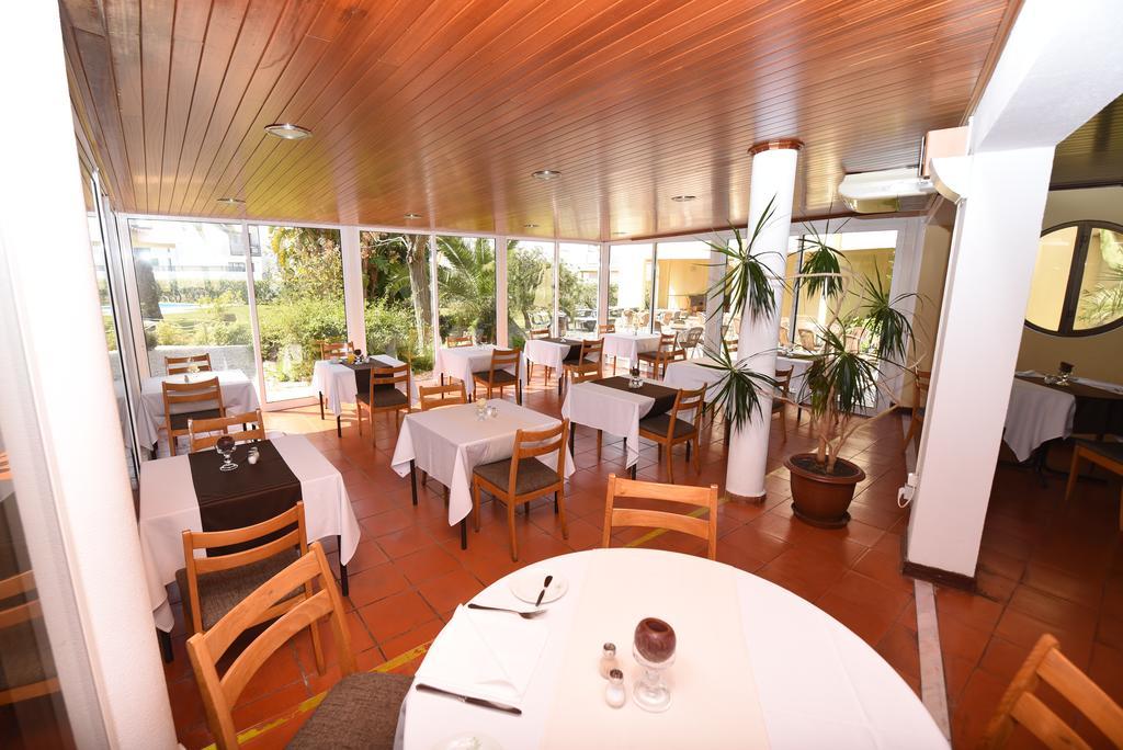 Praia Da Lota Resort - Beachfront Hotel Manta Rota Ngoại thất bức ảnh