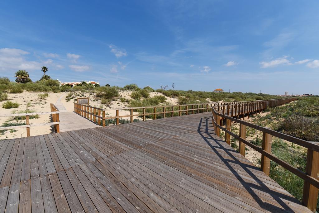 Praia Da Lota Resort - Beachfront Hotel Manta Rota Ngoại thất bức ảnh